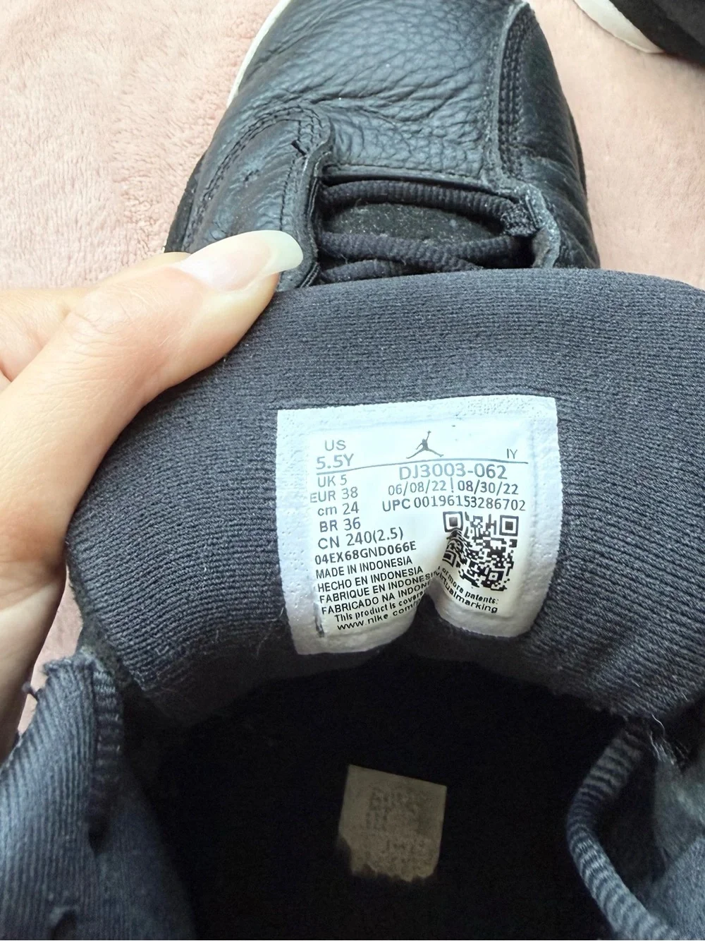 Jordan 13 retro “playoff” youth 5.5 fits women’s 5-5.5